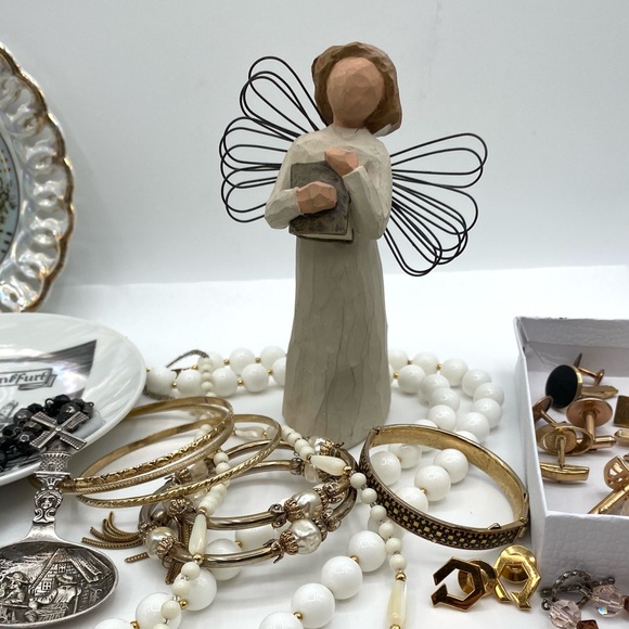 Vintage Junk Drawer Jewelry Lot & Miscellaneous Items - Picture 9 of 13